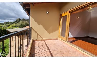 SE VENDE CASA EN LA CALERA