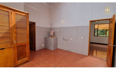SE VENDE CASA EN LA CALERA