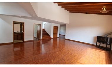 SE VENDE CASA EN LA CALERA