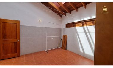 SE VENDE CASA EN LA CALERA