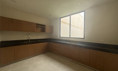 Casa de 4 recámaras en venta en Temozón norte