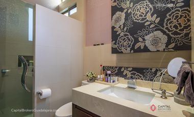 Casa de lujo en venta con elevador Olivos residencial  zona Tec