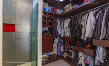 Casa de lujo en venta con elevador Olivos residencial  zona Tec