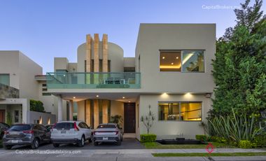 Casa de lujo en venta con elevador Olivos residencial  zona Tec