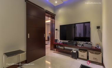 Casa de lujo en venta con elevador Olivos residencial  zona Tec
