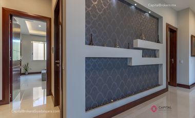 Casa de lujo en venta con elevador Olivos residencial  zona Tec