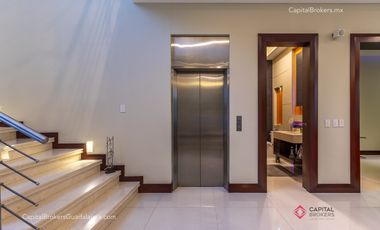 Casa de lujo en venta con elevador Olivos residencial  zona Tec