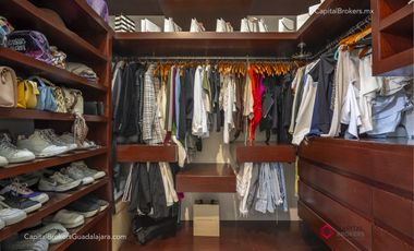 Casa de lujo en venta con elevador Olivos residencial  zona Tec