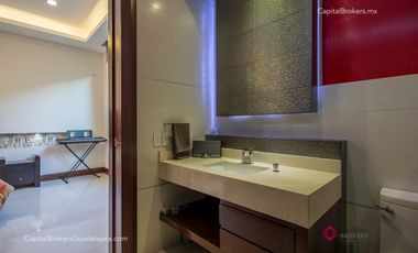 Casa de lujo en venta con elevador Olivos residencial  zona Tec