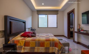 Casa de lujo en venta con elevador Olivos residencial  zona Tec