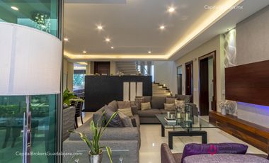 Casa de lujo en venta con elevador Olivos residencial  zona Tec
