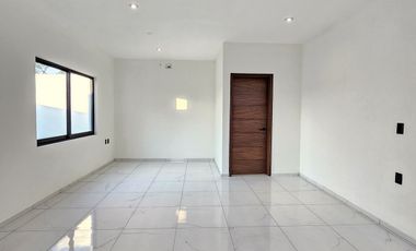AMPLIA RESIDENCIA DE 3 RECÁMARAS EN ESQUINA EN ZONA NORTE DE COLIMA