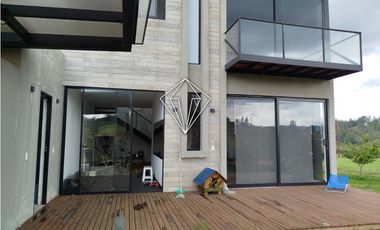 Venta de finca en exclusivo sector de El Retiro