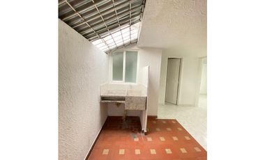 SE ARRIENDA APARTAMENTO EN TERCER PISO BARRIO ENTRE ROS TULU.