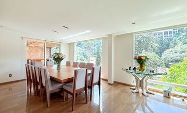 Casa remodelada con terraza y jardín en La  Herradura