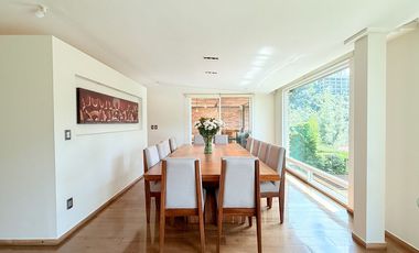 Casa remodelada con terraza y jardín en La  Herradura