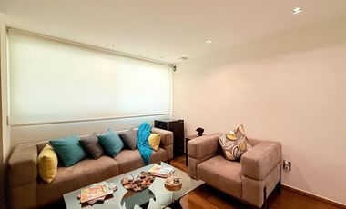 Casa remodelada con terraza y jardín en La  Herradura