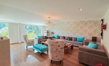 Casa remodelada con terraza y jardín en La  Herradura