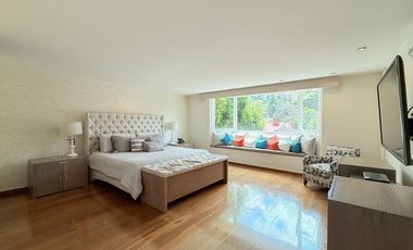 Casa remodelada con terraza y jardín en La  Herradura