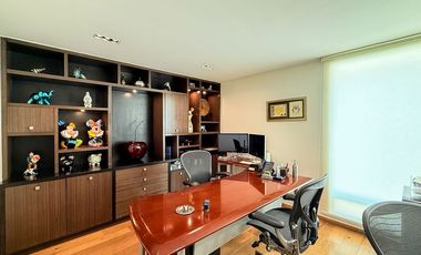 Casa remodelada con terraza y jardín en La  Herradura
