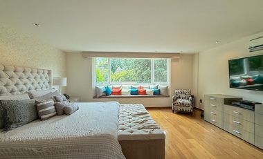 Casa remodelada con terraza y jardín en La  Herradura
