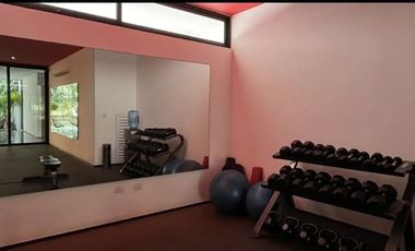 SE RENTA DEPARTAMENTO PH 3 RECAMARAS TEMOZON NORTE MERIDA YUCATAN