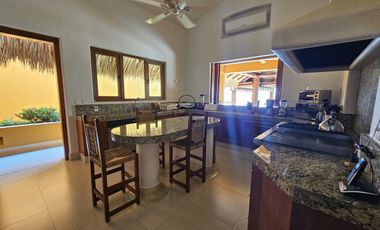 Residencia en Venta Arcano Ixtapa con playa exclusiva del condominio exclusiva