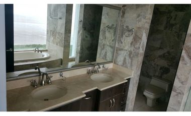 ALQUILO/VENDO GRANDE VISTA MAR OCEAN TWO C. ESTE