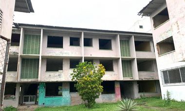 Se alquila edificio en perejil