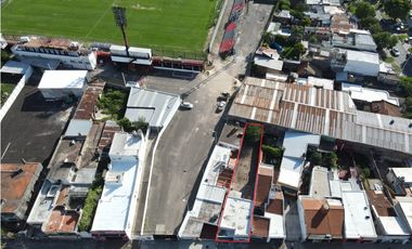 Venta casa a refaccionar dos dormitorios Zona Churruarin y Ayacucho