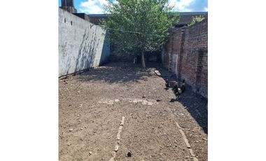 Venta casa a refaccionar dos dormitorios Zona Churruarin y Ayacucho