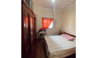 Venta casa a refaccionar dos dormitorios Zona Churruarin y Ayacucho