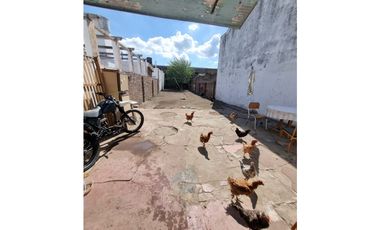 Venta casa a refaccionar dos dormitorios Zona Churruarin y Ayacucho