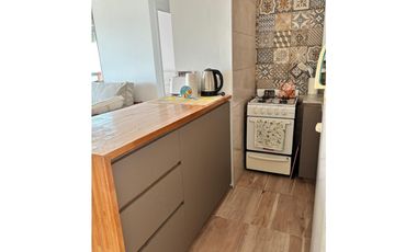 Departamento 2 amb con espacio cochera. Zona Varese