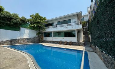 CASA EN VENTA A ORILLA DEL LAGO 