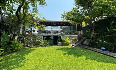 CASA EN VENTA A ORILLA DEL LAGO 