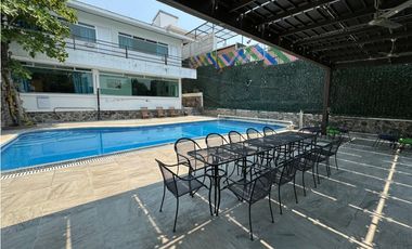 CASA EN VENTA A ORILLA DEL LAGO 