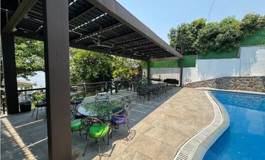CASA EN VENTA A ORILLA DEL LAGO 