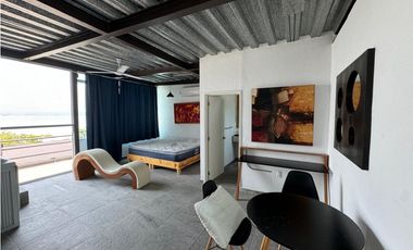 CASA EN VENTA A ORILLA DEL LAGO 