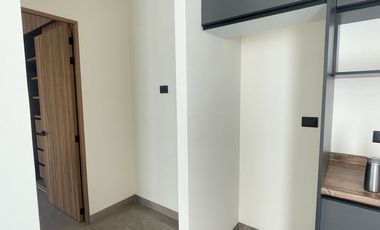 Depa en Renta de 1R en PB c/ terraza privada 600m TEC  (001)