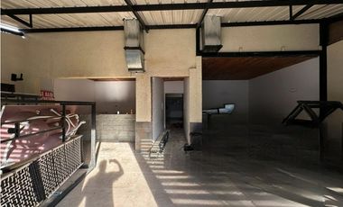 LOCAL MEDIANERO AMPLIO EN VENTA PARA ESTRENAR EN EL CENTRO DE YUMBO