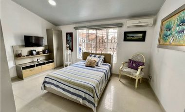 Hermosa casa en venta con piscina - Barrio Las Mercedes Palmira Valle