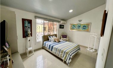 Hermosa casa en venta con piscina - Barrio Las Mercedes Palmira Valle