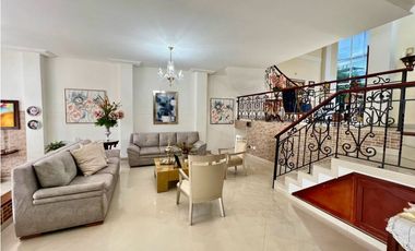 Hermosa casa en venta con piscina - Barrio Las Mercedes Palmira Valle