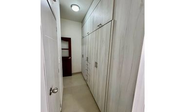 Hermosa casa en venta con piscina - Barrio Las Mercedes Palmira Valle