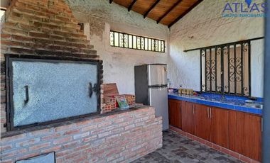 VENTA DE HERMOSA CASA CAMPESTRE RUITOQUE BAJO ACAPULCO COD: 695