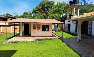 VENTA DE HERMOSA CASA CAMPESTRE RUITOQUE BAJO ACAPULCO COD: 695