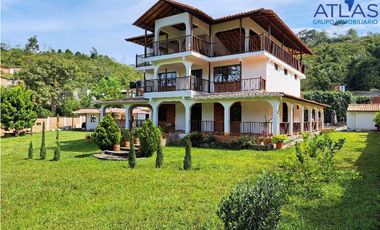 VENTA DE HERMOSA CASA CAMPESTRE RUITOQUE BAJO ACAPULCO COD: 695