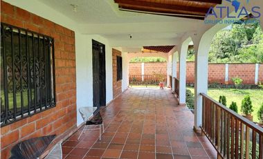 VENTA DE HERMOSA CASA CAMPESTRE RUITOQUE BAJO ACAPULCO COD: 695