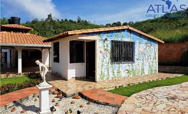 VENTA DE HERMOSA CASA CAMPESTRE RUITOQUE BAJO ACAPULCO COD: 695
